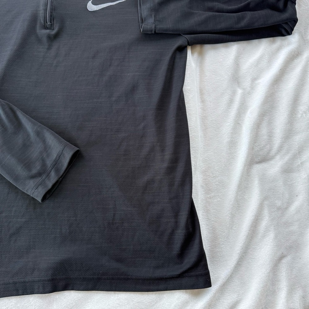 Nike men’s Black long sleeve Quarter Zip Pullover small dri-fit - Picture 3 of 9